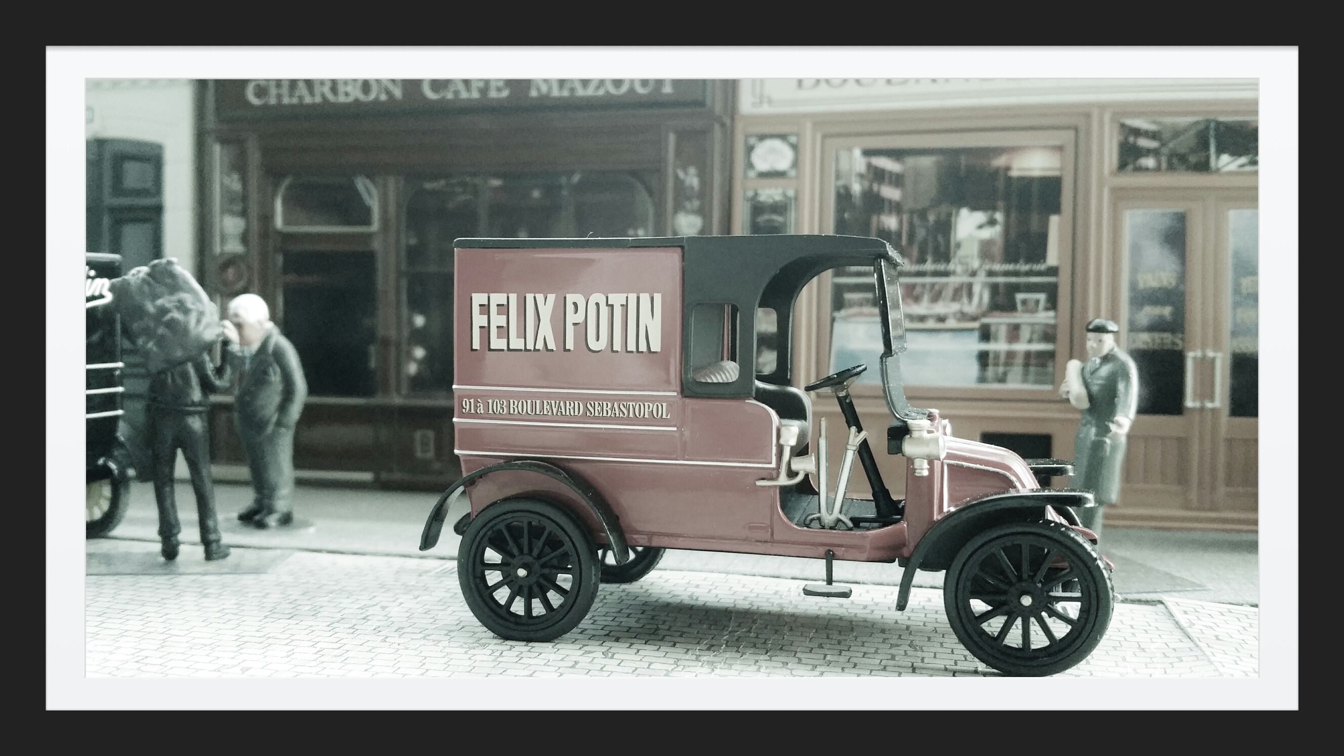 Renault 8 CV - Hors collection toy car collectible - Main Image 2