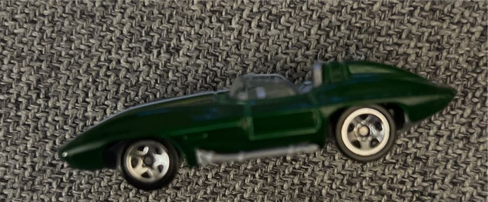 Corvette Stingray - HW Showroom toy car collectible - Main Image 3