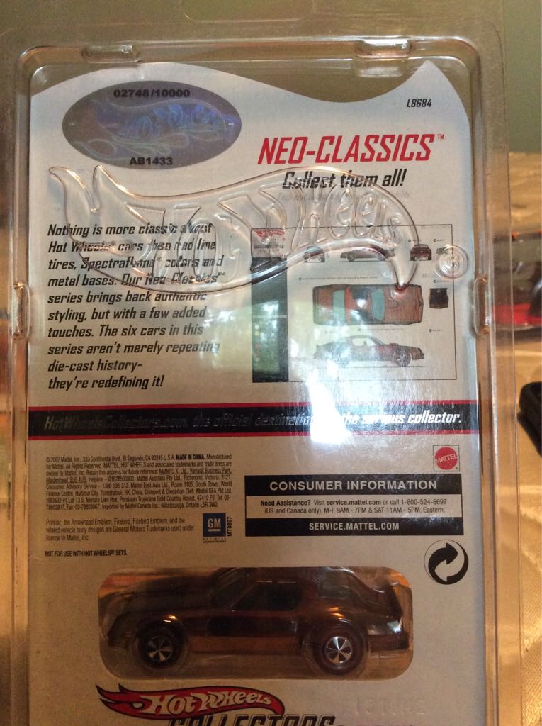 Hot Bird - RLC Neo-Classics Series 7 toy car collectible - Main Image 2