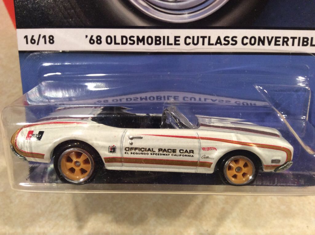 68 Oldsmobile Cutlass Convertible Real Riders - Real Rider 2014 toy car collectible - Main Image 2