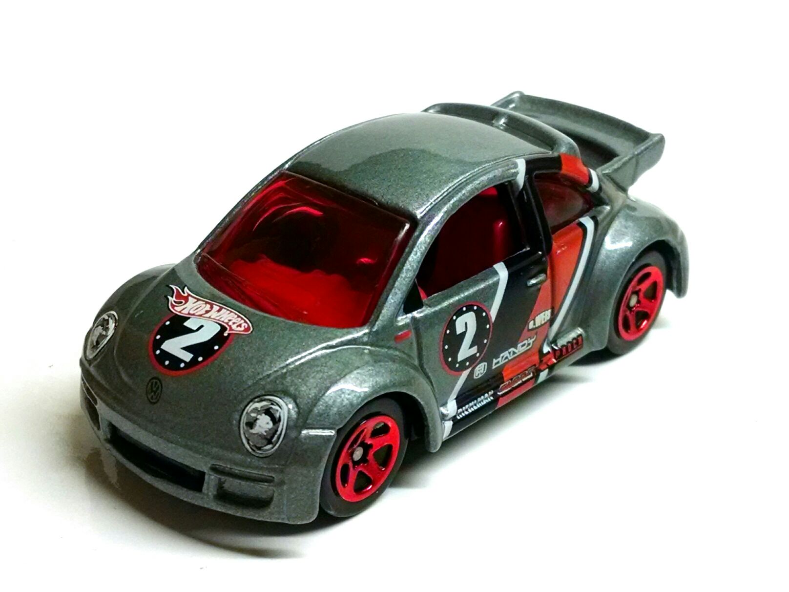 Volkswagen New Beetle Cup - 2005 Hot Wheels toy car collectible - Main Image 2