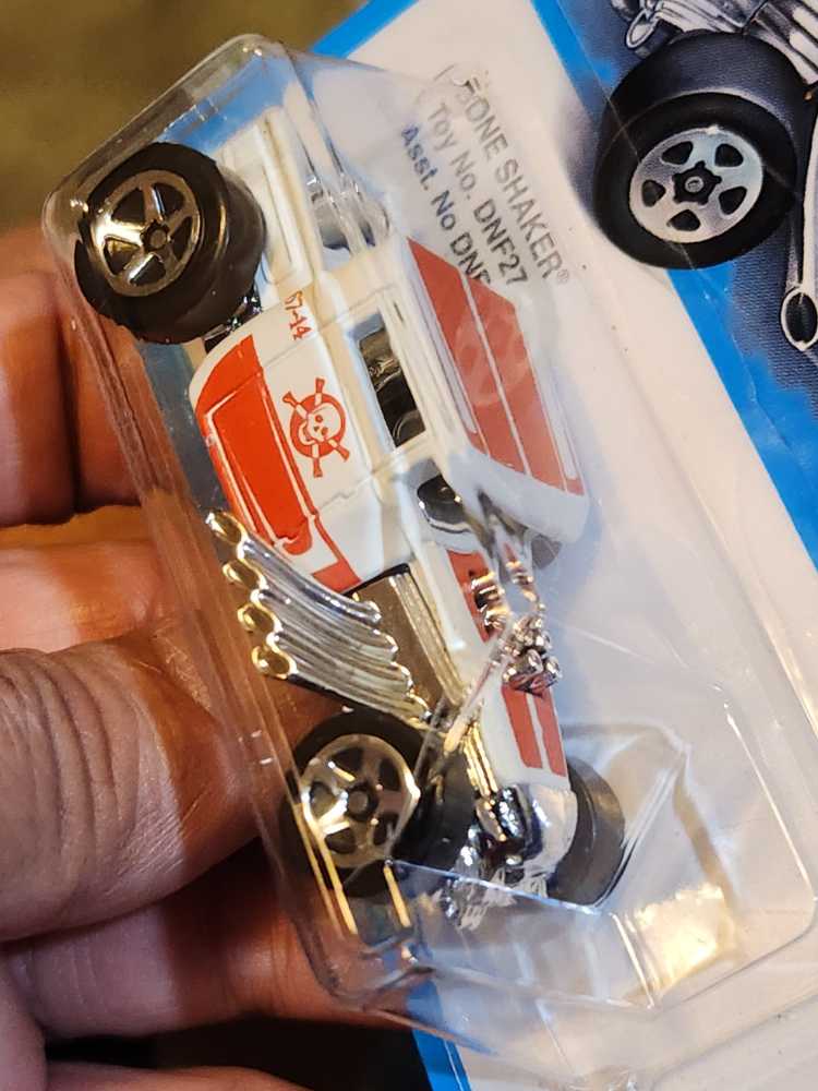 Hw Retro Bone Shaker - Retro toy car collectible - Main Image 3