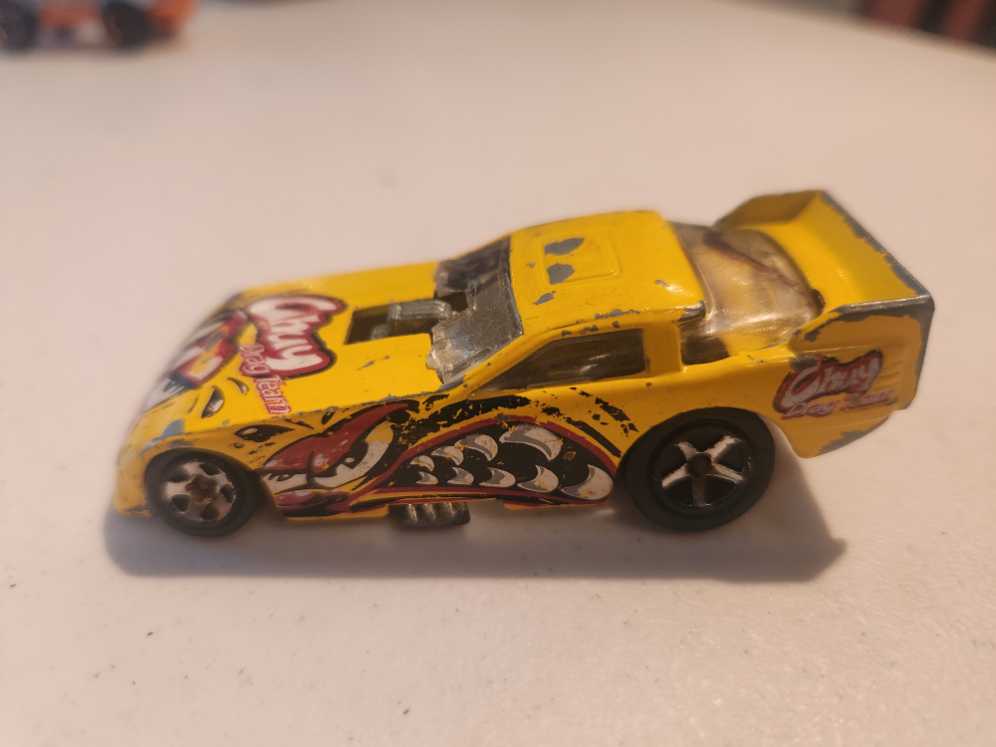 Dragster Chuy Drag Team Amarillo - Hot Wheels toy car collectible - Main Image 3