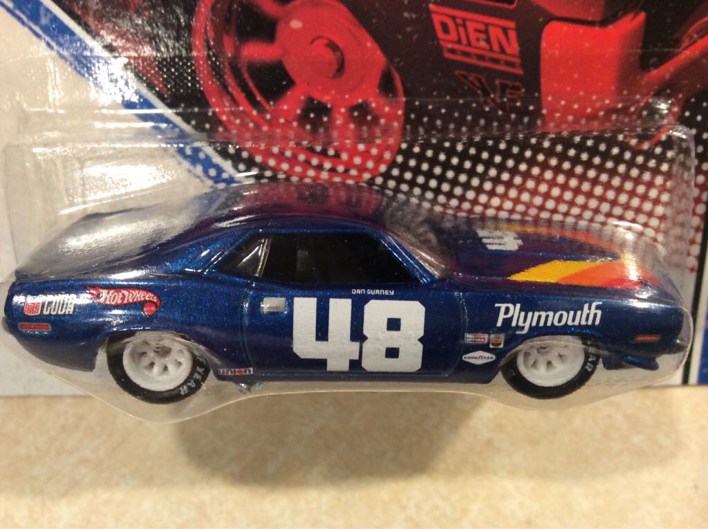 Plymouth AAR Cuda - Vintage Racing 2011 toy car collectible - Main Image 2