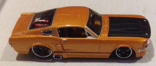 Ford Mustang GT Cobre - Maisto toy car collectible - Main Image 1
