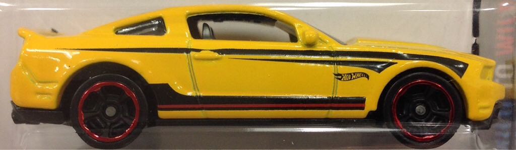 2010 Ford Mustang GT - HW Mild To Wild toy car collectible - Main Image 2