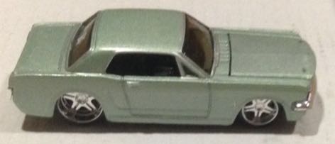 Ford Mustang Verde Agua - Maisto toy car collectible - Main Image 1