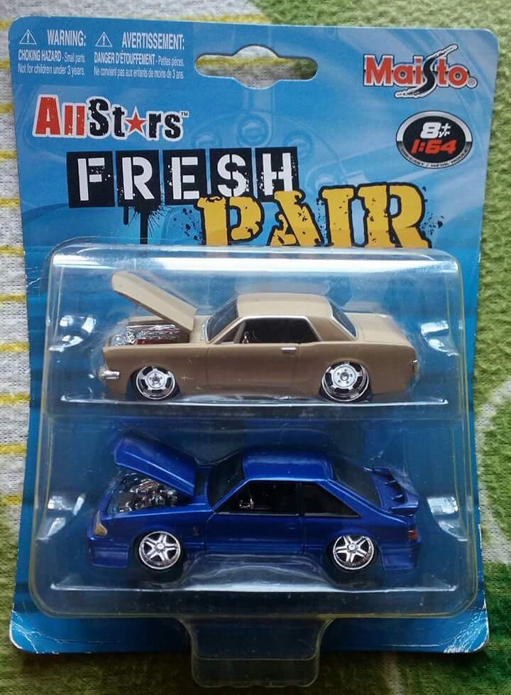 Tail Dragger Azul Marino Con Flamas Blancas