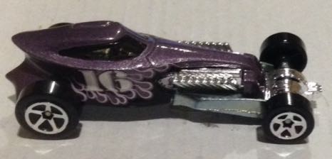 Sweet 16 Morado - Hot Wheels toy car collectible - Main Image 1
