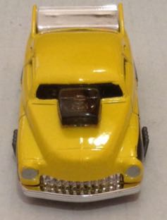 Drac Merc ’49 Amarillo - Hot Wheels toy car collectible - Main Image 2