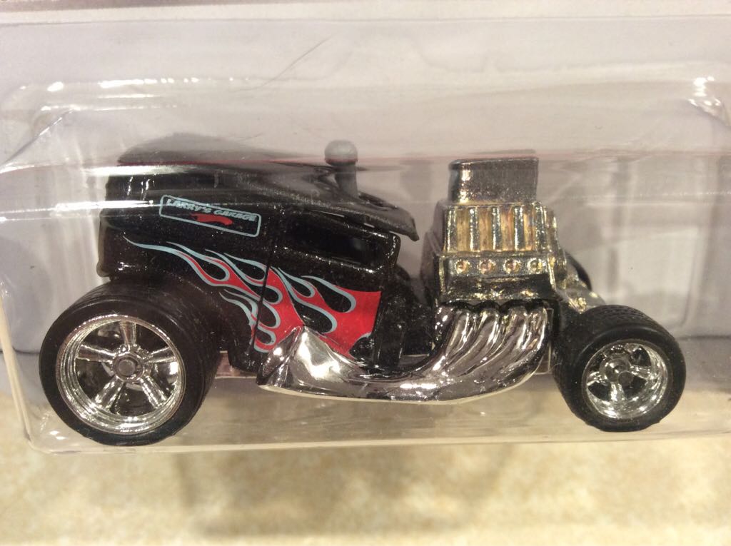 Shift Kicker Larrys Garage - Larry’s Garage toy car collectible - Main Image 2