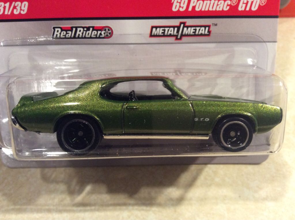 69 Pontiac GTO Phils Garage - Larrys, Waynes, And Phils Garage toy car collectible - Main Image 2