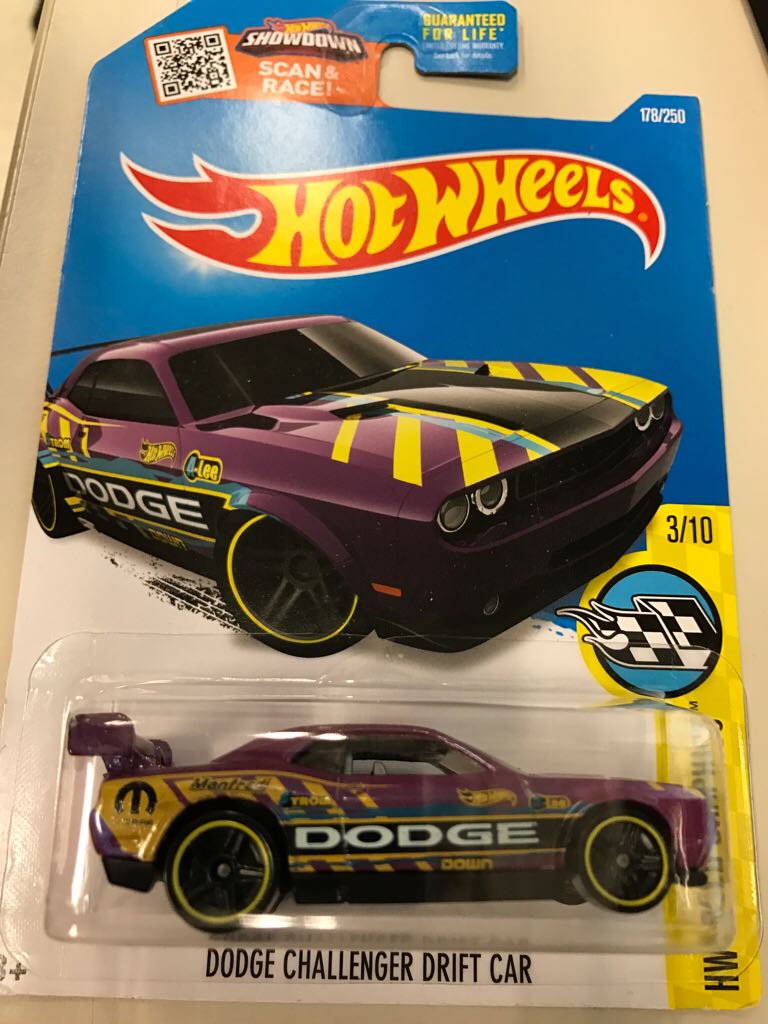 2011 Dodge Challenger Drift Car - HW Speed Graphics toy car collectible - Main Image 1