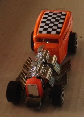 Way 2 Fast Naranja - Hot Wheels toy car collectible - Main Image 2