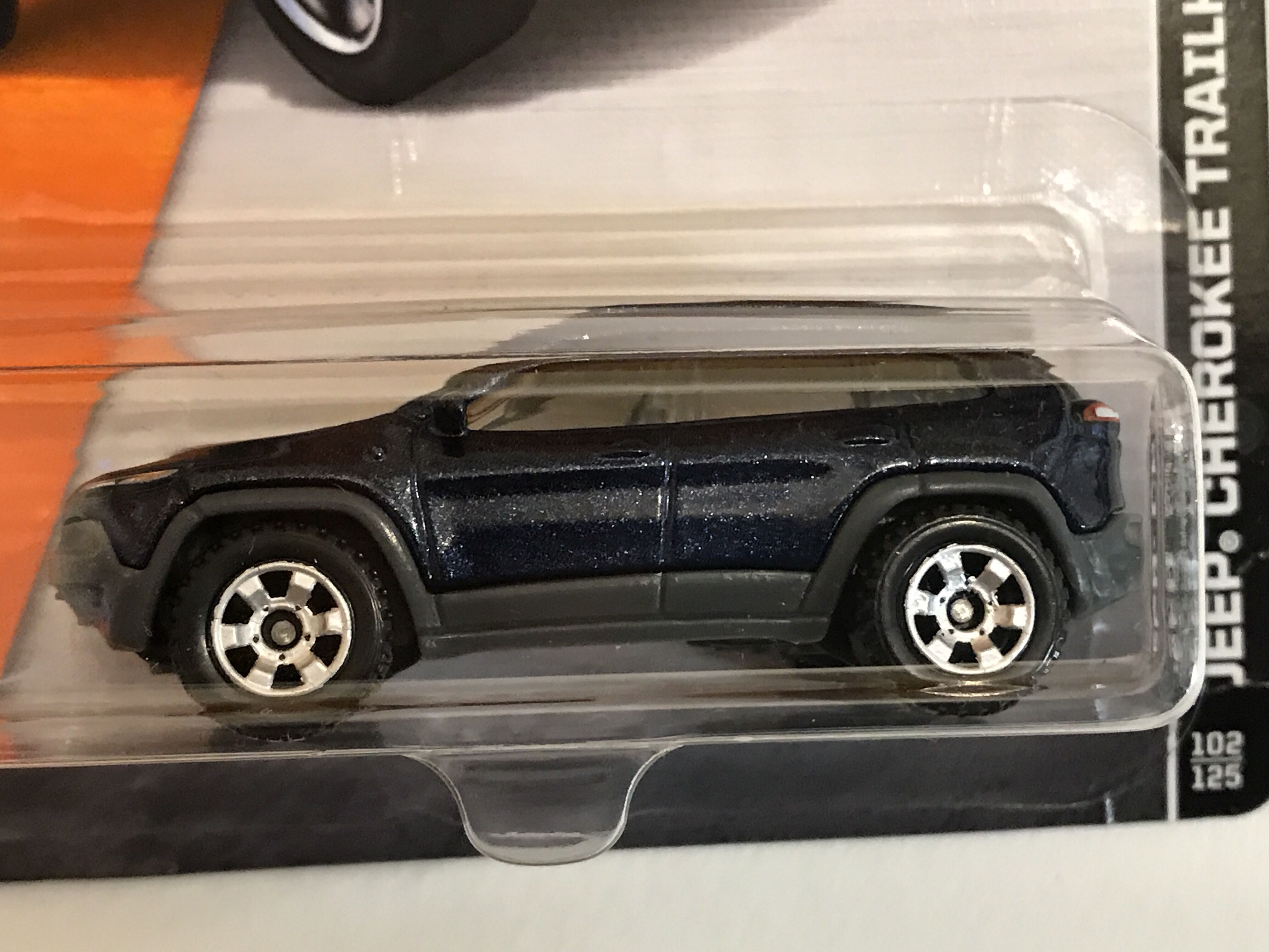 Jeep Cherokee Trailhawk - 2016 - MBX Explorers toy car collectible - Main Image 3