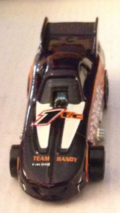 Dracster Team Handy Guinda 1 - Hot Wheels toy car collectible - Main Image 2