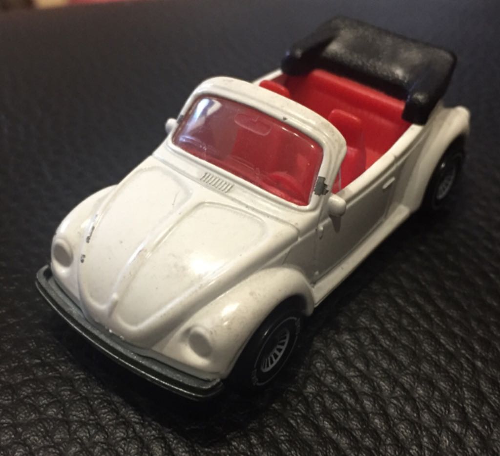 Volkswagen Beetle 1303 LS Cabriolet - Siku toy car collectible - Main Image 1