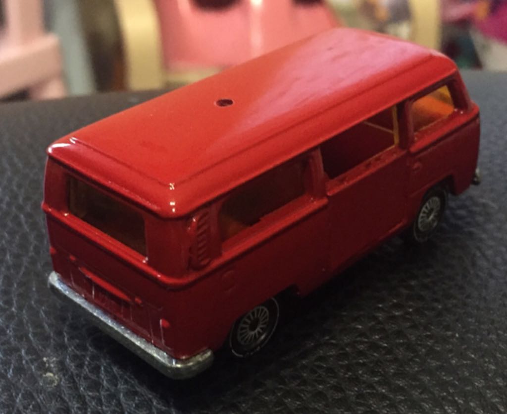 Volkswagen T2 Bus - Siku toy car collectible - Main Image 2