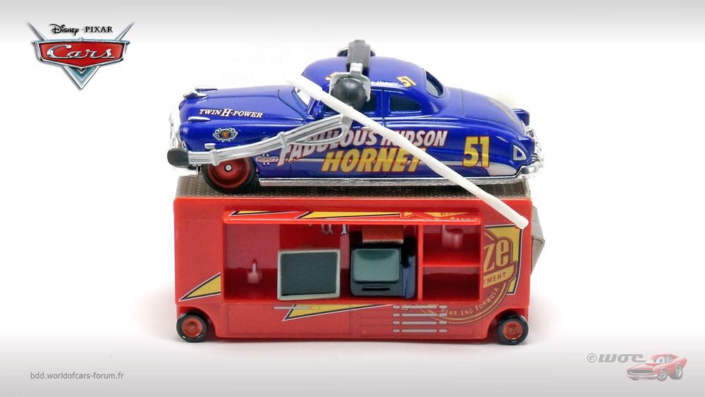 Fabulous Doc Hudson with Stand - (2015 - Cars 2015) 95 PIT CREW (8) toy car collectible - Main Image 4