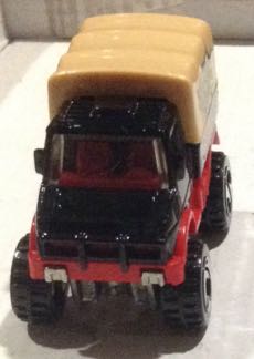 Camion M1 Oso Grisly Negro - Hot Wheels toy car collectible - Main Image 2