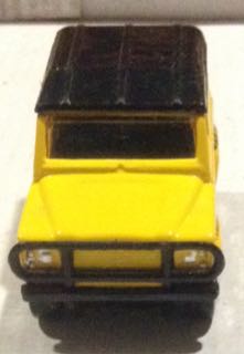 Land Rover Ninety Amarillo - Machtbox toy car collectible - Main Image 2