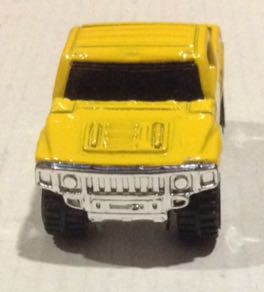 Hummer H3T Amarilla - Hot Wheels toy car collectible - Main Image 2