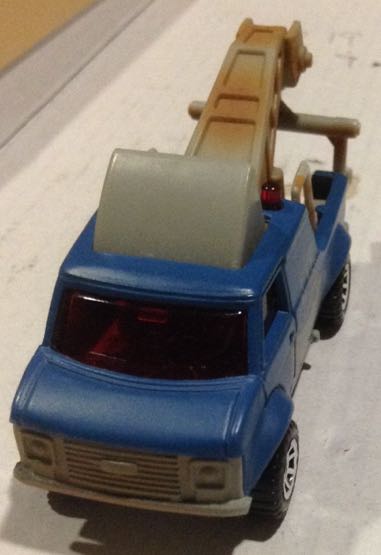 Breakdowwn Van Azul  - Machtbox toy car collectible - Main Image 2