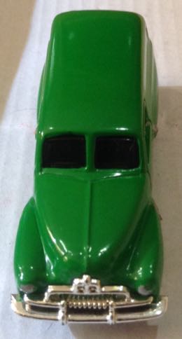 FJ Holden Panel Van  Verde - Machtbox toy car collectible - Main Image 2