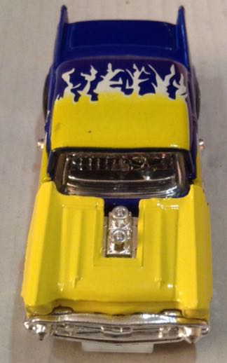 Chevy ’57 Amarillo Y Azul - Machtbox Superfast toy car collectible - Main Image 2
