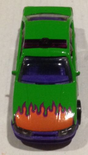 Taxi Verde En Llamas - Hot Wheels toy car collectible - Main Image 2