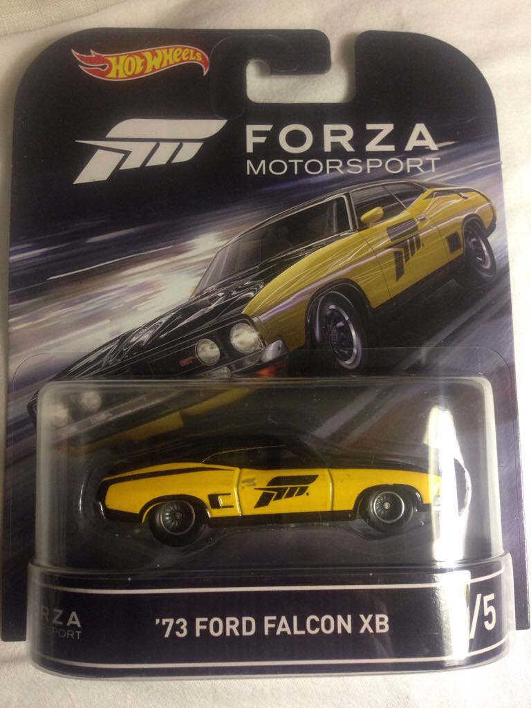 105.4 Nissan NV350 Caravan - VIETNAM