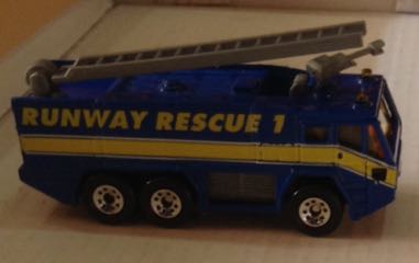 Airport Fire Truck Azul Rey - Machtbox toy car collectible - Main Image 1