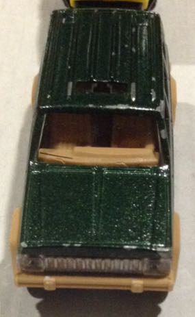 Jeep Cherokee Verde Olivo - Majorette toy car collectible - Main Image 2