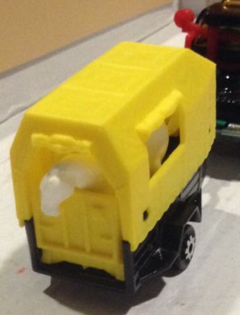 Caballeriza Amarilla Con Negro - Majorette toy car collectible - Main Image 2