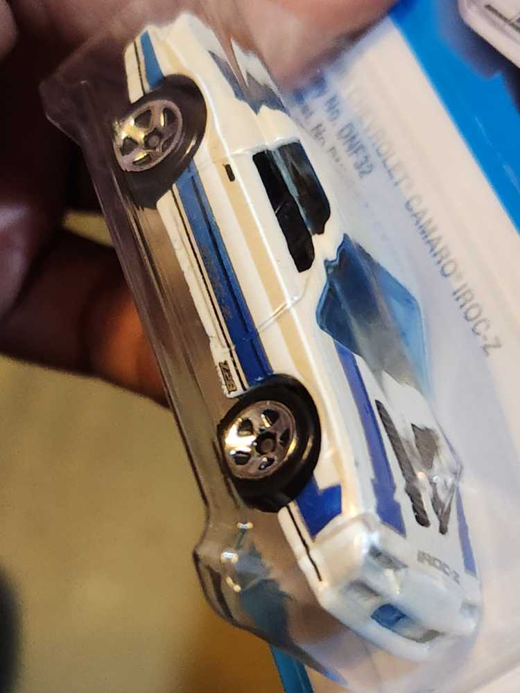 Hw Retro Chevrolet 1985 Camaro Iroc-z - 2016 HW Retro Style - Target toy car collectible - Main Image 3