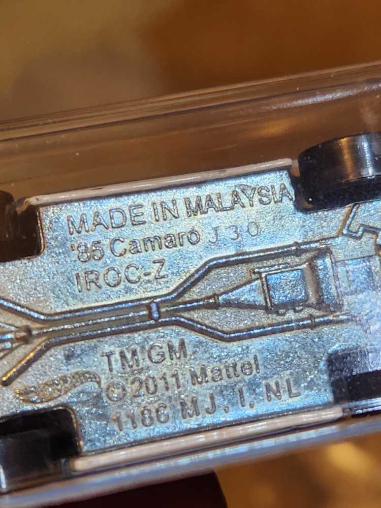 Hw Retro Chevrolet 1985 Camaro Iroc-z - 2016 HW Retro Style - Target toy car collectible - Main Image 4