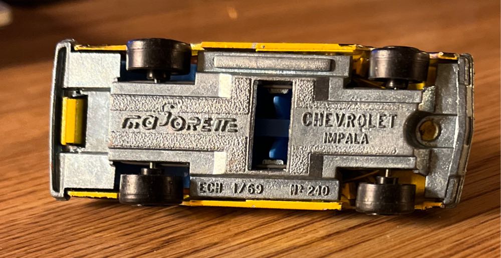 Chevrolet Impala Taxi - Majorette toy car collectible - Main Image 3