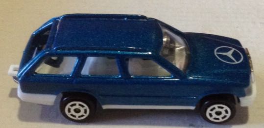Camioneta Mercedes 300 TE Azul - Majorette toy car collectible - Main Image 1