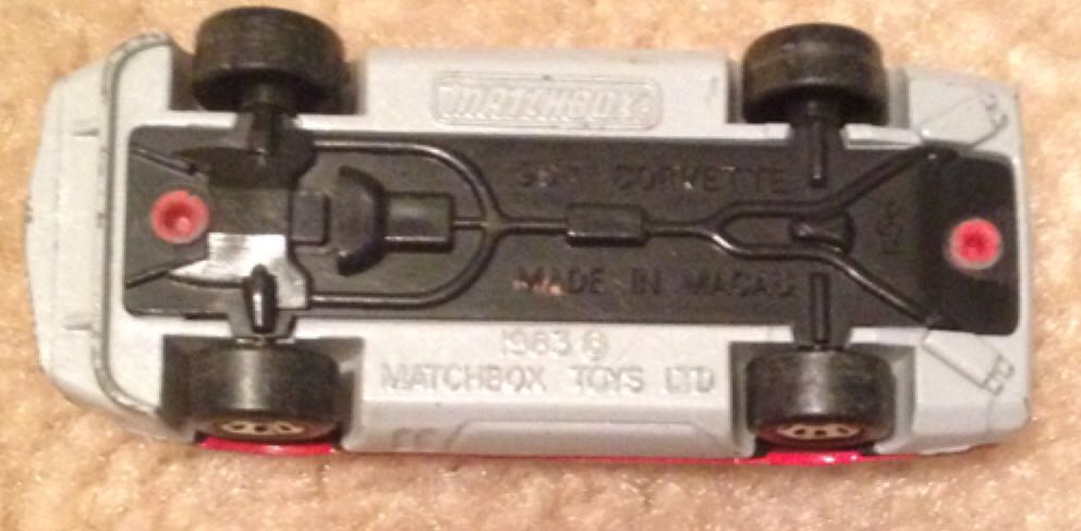 Corvette 1984 - MBX Mainline toy car collectible - Main Image 2