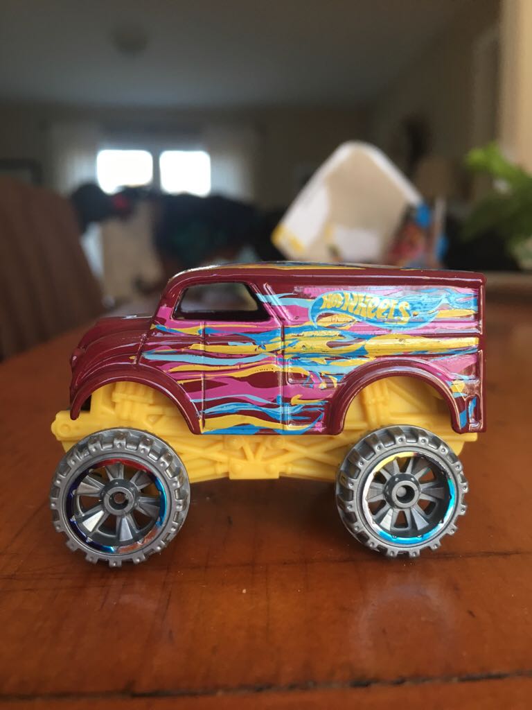 Monster Dairy Delivery - 2017 HW Art Cars toy car collectible - Main Image 2