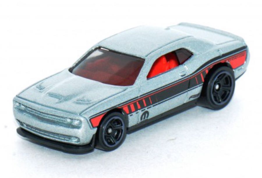 2015 Dodge Challenger - Muscle Mania toy car collectible - Main Image 2