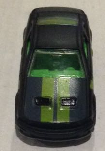 Shelby GT 500 Negro Con Interiores Verdes - Hot Wheels toy car collectible - Main Image 2