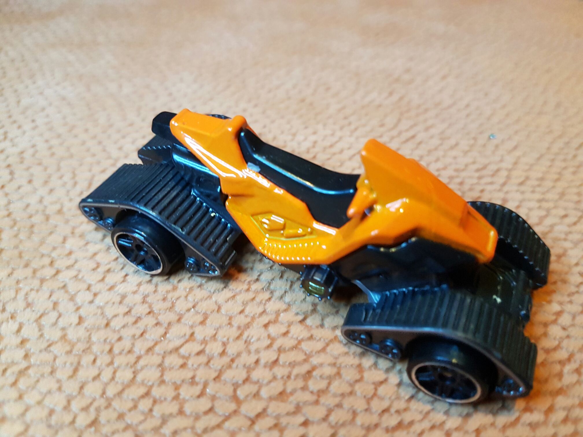 CFG95 - HW Snow Stormers toy car collectible - Main Image 1