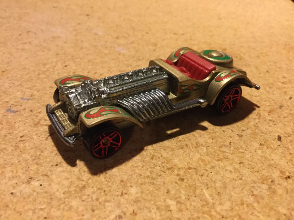 Remolque Con Toldo Amarillo