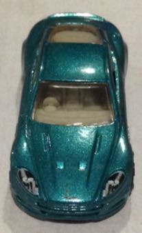 Dodge Intrepid Verde Agua  - Hot Wheels toy car collectible - Main Image 2