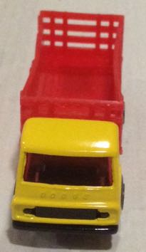 Cattle Truck Amarillo Con Redilas Rojas - Machtbox Superfast toy car collectible - Main Image 2