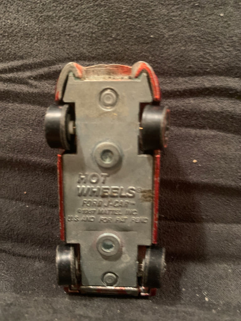 Ford J-Car - Original 16 toy car collectible - Main Image 2