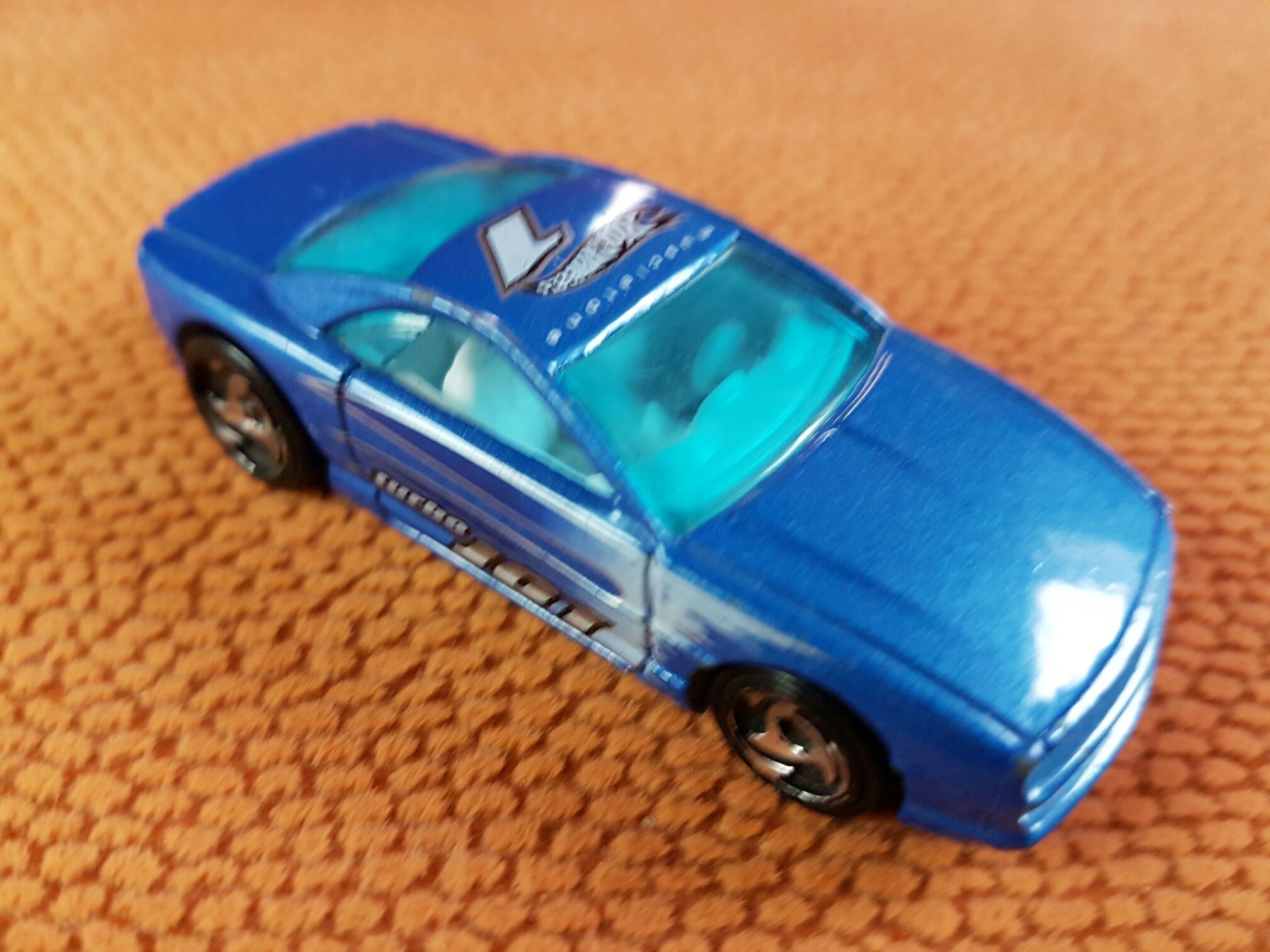 Carro Con Silbato Verde y Amarillo