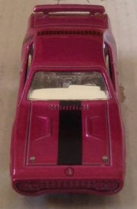 Plymouth Chrysler  Rosa Vivos Negros - Hot Wheels toy car collectible - Main Image 2