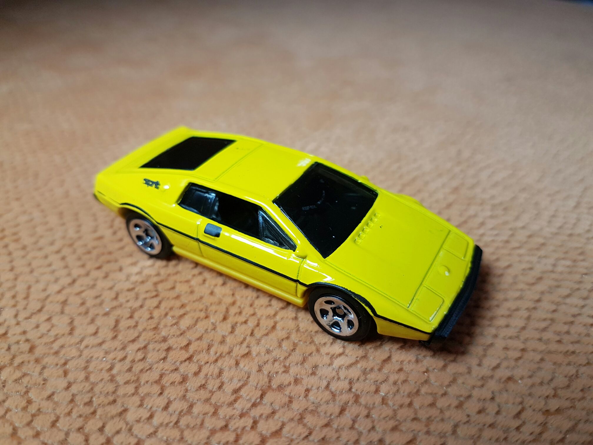 Lotus Esprit S1 (HW) - HW Exotics toy car collectible - Main Image 1